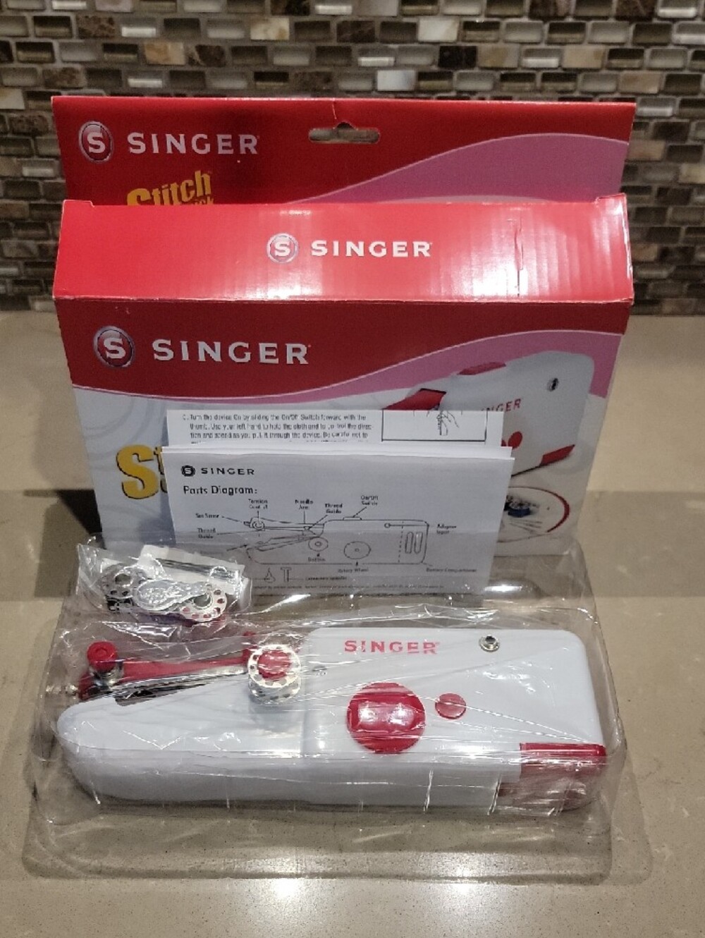 Singer Stitch Sew Quick Handheld Sewing Machine - Picture 5 of 5